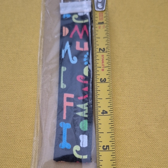 Wristlet Keychain with Colorful Alphabet Print - Black - Picture 4 of 4